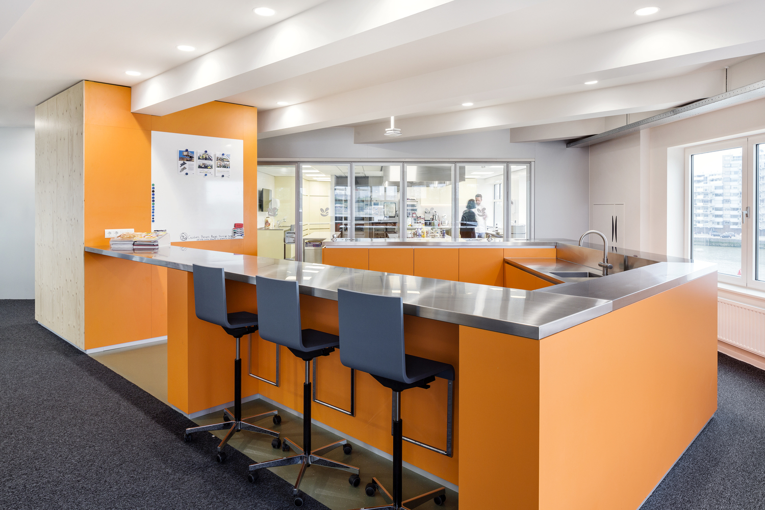 Comment l&rsquo;am&eacute;nagement d&rsquo;une cuisine d&rsquo;entreprise peut favoriser le bien-&ecirc;tre et la coh&eacute;sion d&rsquo;&eacute;quipe ? Riedisheim